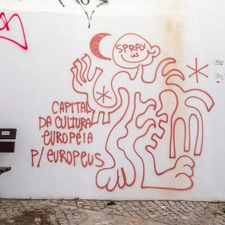 Downtown Lady Terrace