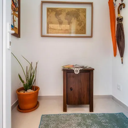 Downtown Lady Terrace Faro