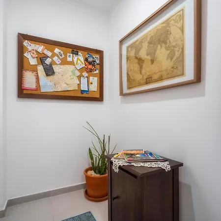 Downtown Lady Terrace *