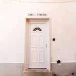 Downtown Lady Terrace Apartment *